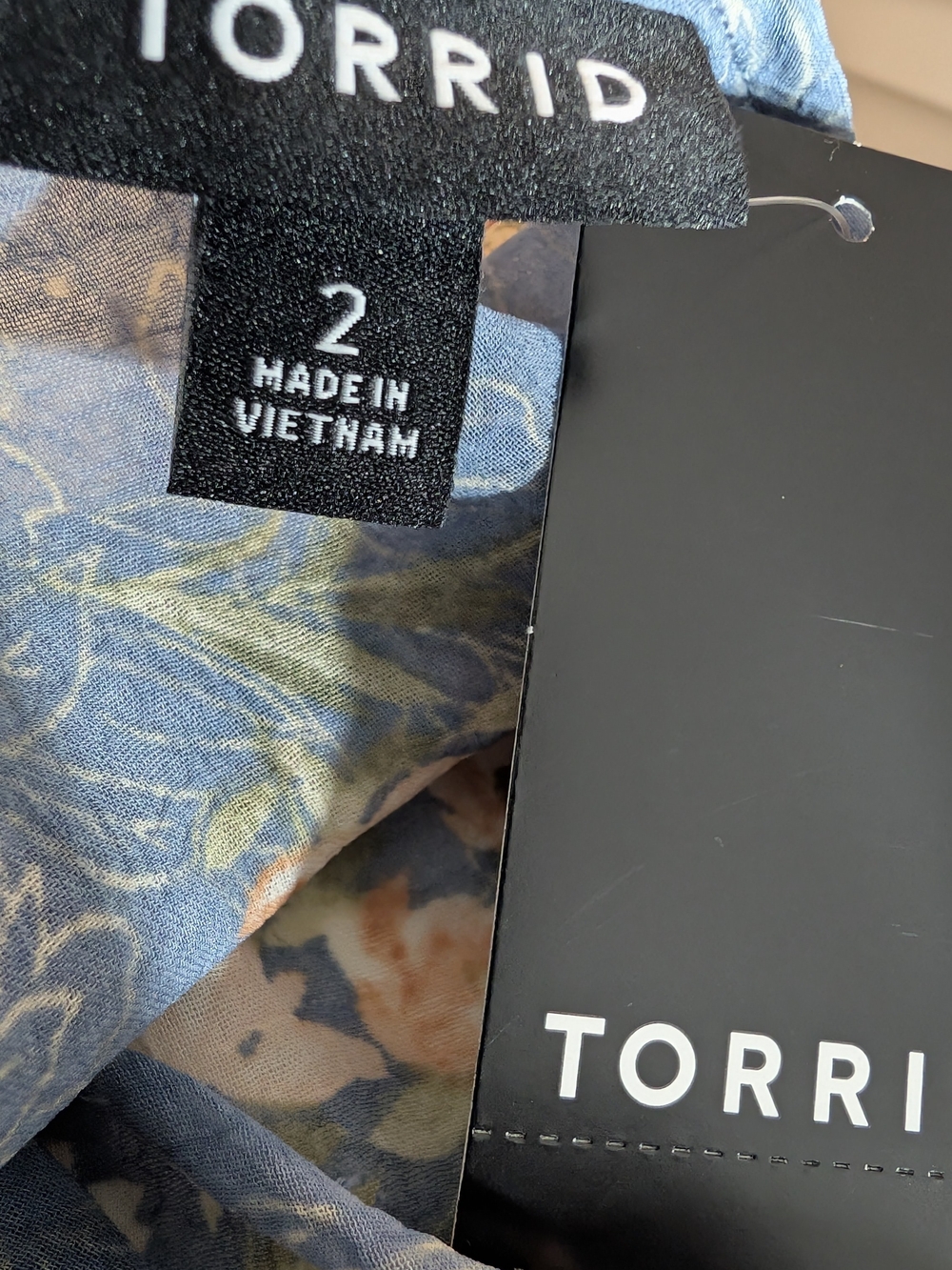 Torrid Blue Floral Ruffle Tie-Neck Blouse Size 2 - Picture 5 of 8
